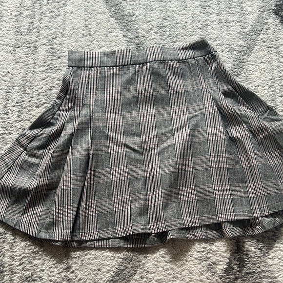 Garage Dresses & Skirts - Garage Plaid Pleated Skirt